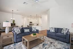 Emmit Stylish Retreat (Oak Hollow) - Image 3