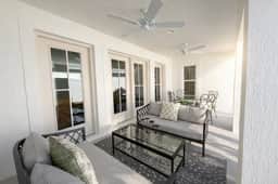 Felix’s Spacious Garden Villa Retreat - Image 4