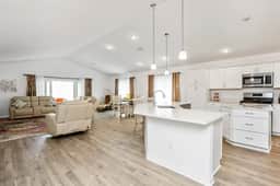 The Compton Comfort Retreat (Waters Edge) - Image 5