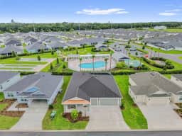 Sweny Eastport Spa Retreat | Heated Private Spa • Walk to Eastport • Golf Cart - Image 4