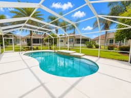 Allenwood Pool House - Image 4