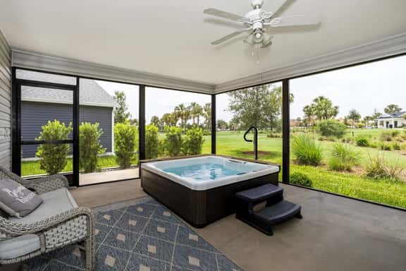 Panorama Haven Home  (St. Catherine) – Golf Views, Hot Tub & Pure Relaxation! - Image 1