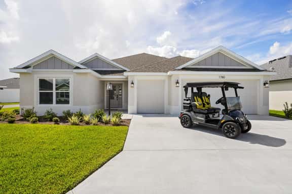 Emmit Stylish Retreat (Oak Hollow) - Image 1