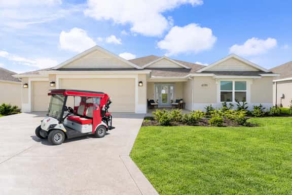 Tanzi’s Luxe Pondside Oasis at The Villages - Image 1