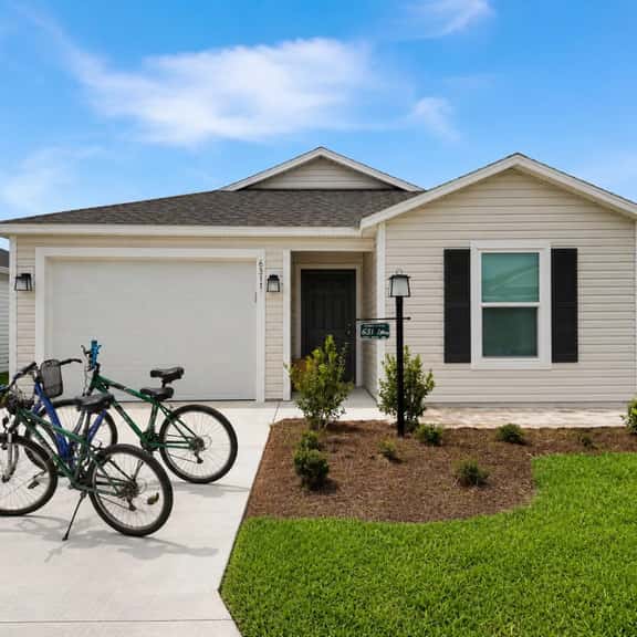 Salty Kisses Villa at The Villages (Edenfield) - Image 1