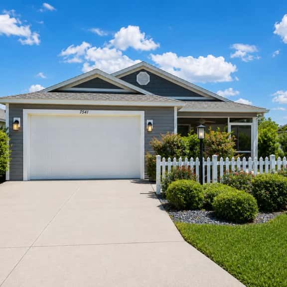 Kuenher Corner Villa | Walk to Dabney Pool - Image 1
