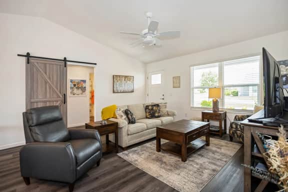 Panorama Haven Home  (St. Catherine) – Golf Views, Hot Tub & Pure Relaxation! - Image 5