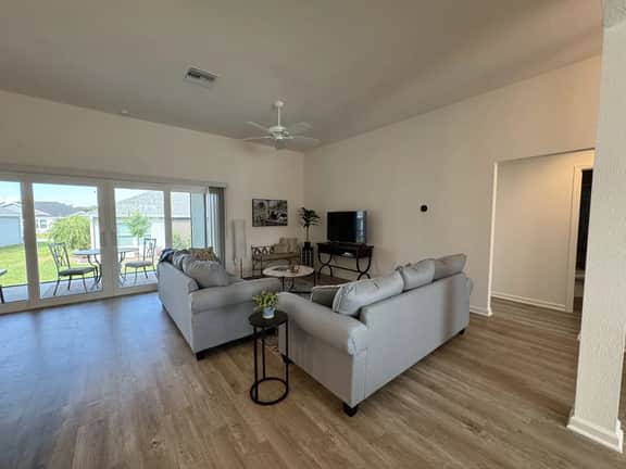 The McLucas Getaway (Lake Denham) - Image 2