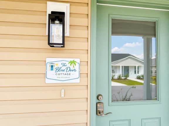 The Blue Door Cottage at The Villages - Image 4