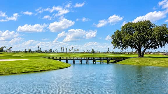 Merritt Field Waterfront | Golf Views + 4-Seat Golf Cart - Image 3